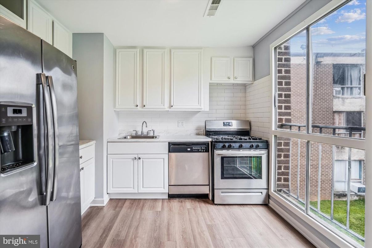 Interior, Kitchen, Stainless Steel Appliances, Wood Texture Flooring