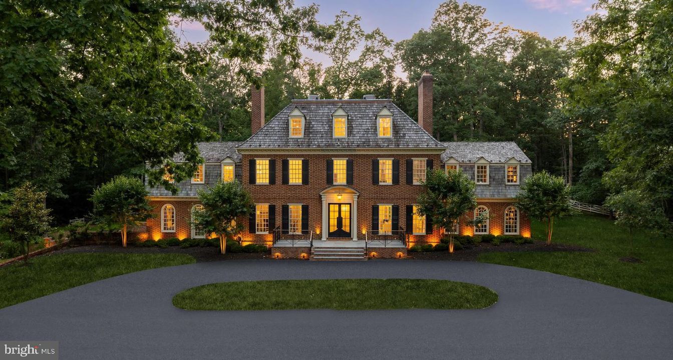 Backyard, Exterior, Facade, Brick Facade, Georgian