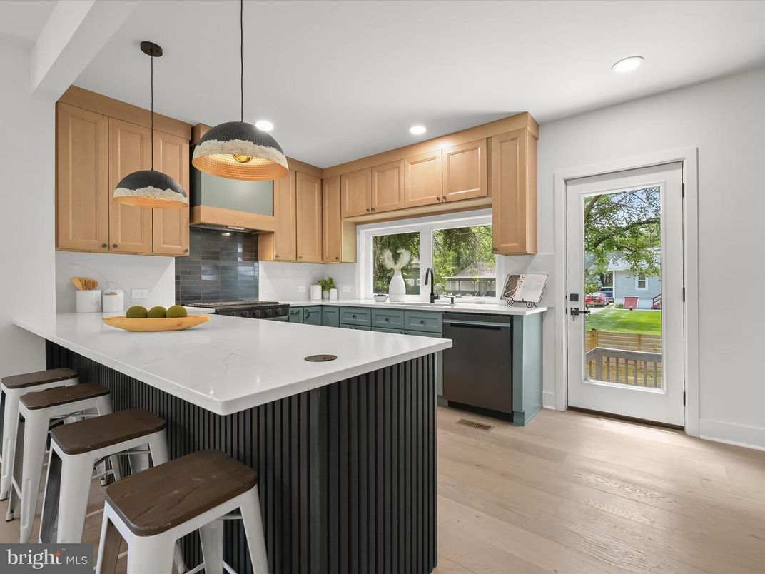 Interior, Kitchen, Pendant Lights, Recessed Lighting, Wood Texture Flooring