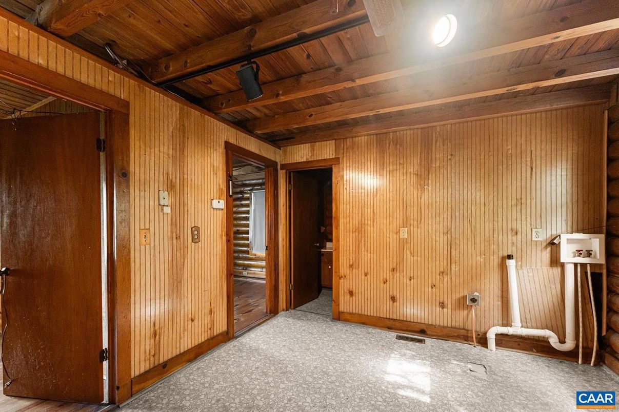 Empty room, Interior, Wooden Beams, Wooden Ceilings, Wooden Walls