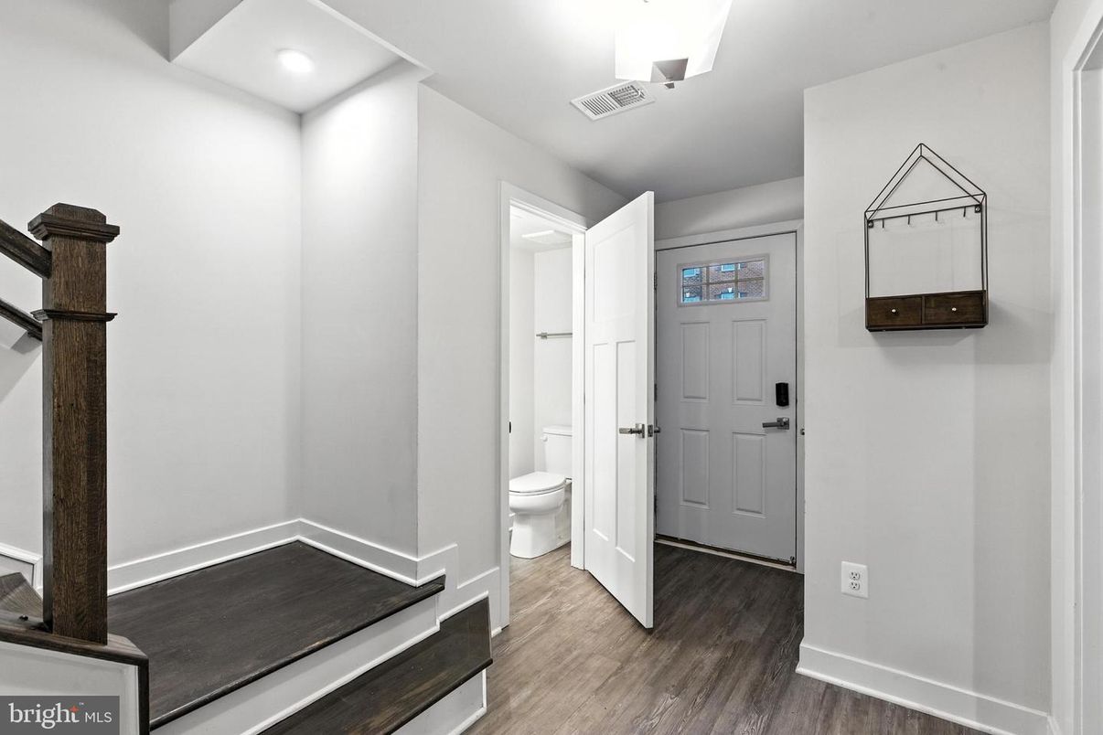 Bathroom, Interior, Recessed Lighting, Wood Texture Flooring