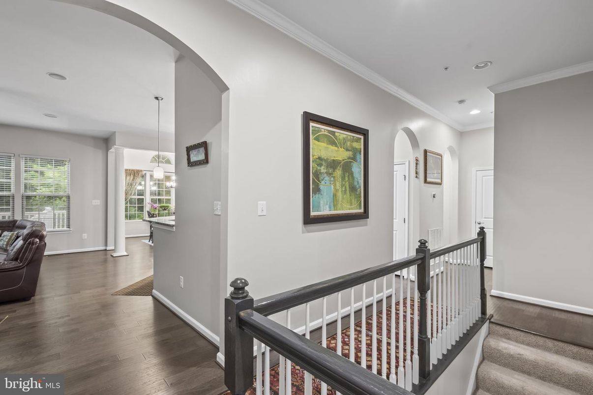 Interior, Pendant Lights, Recessed Lighting, Wood Texture Flooring