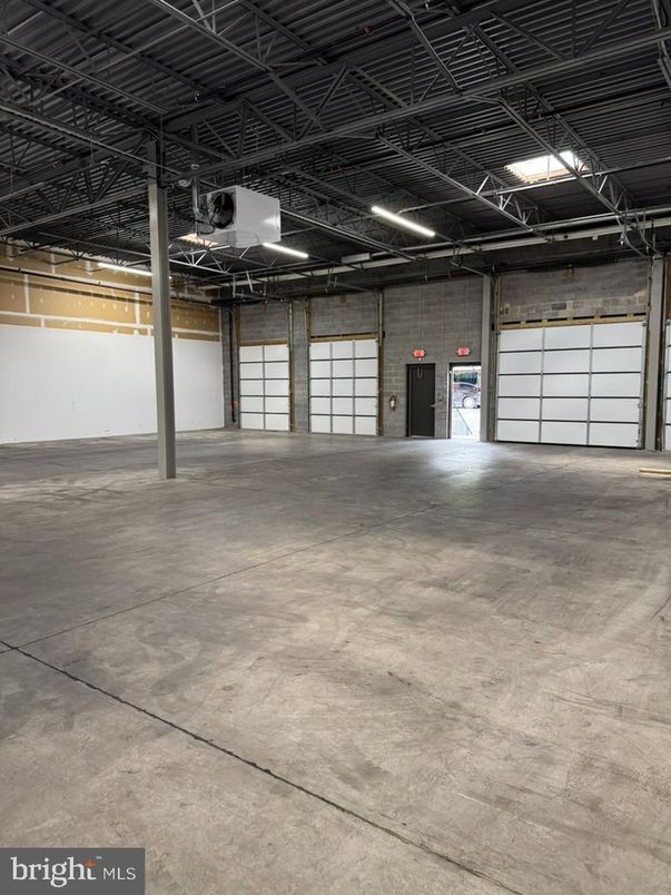 Garage, Interior, Recessed Lighting