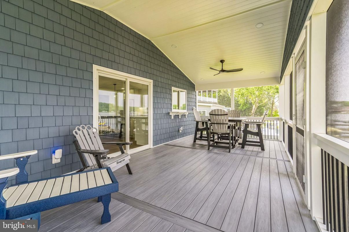 Exterior, Wood Texture Flooring