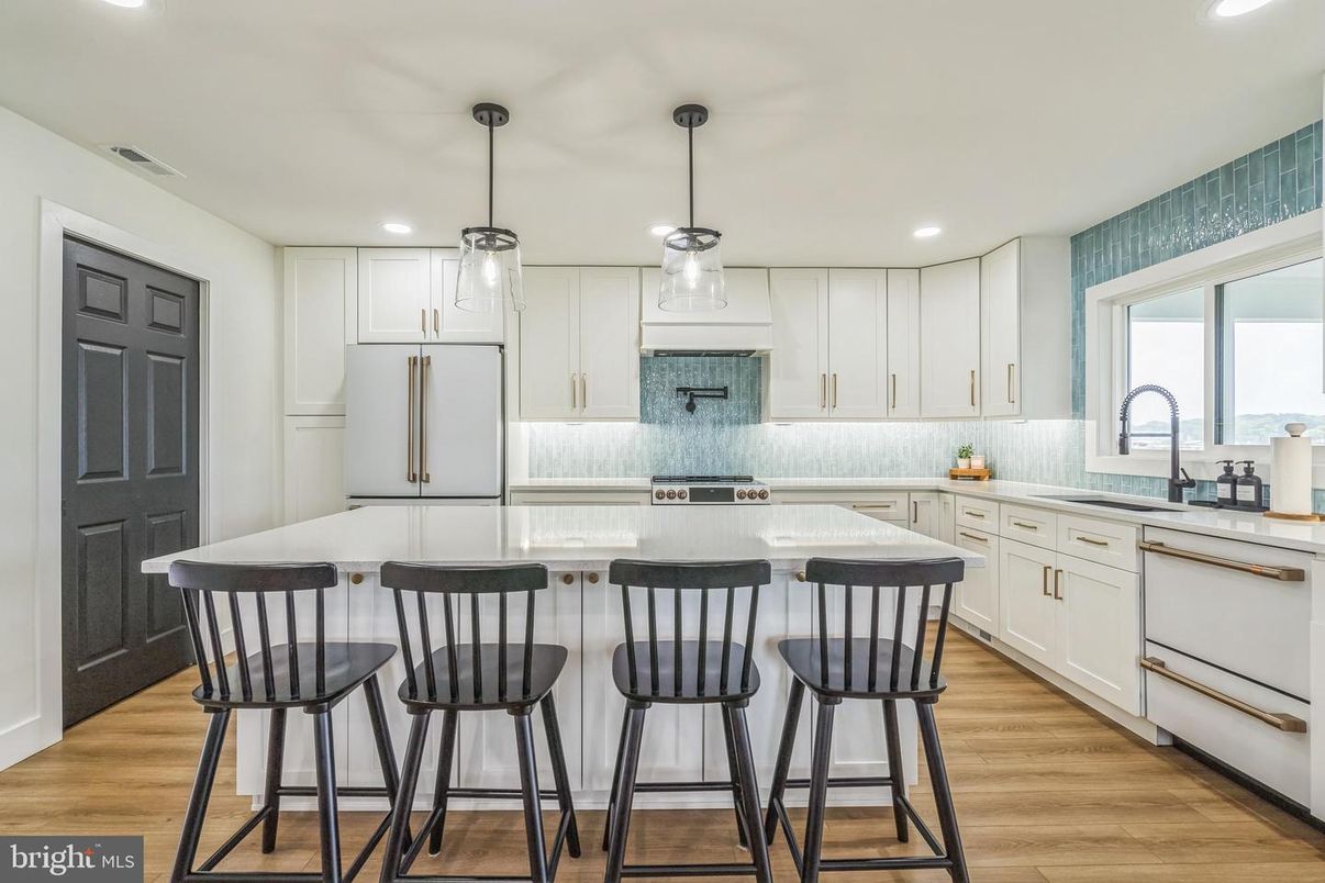 Interior, Kitchen, Pendant Lights, Recessed Lighting, Wood Texture Flooring