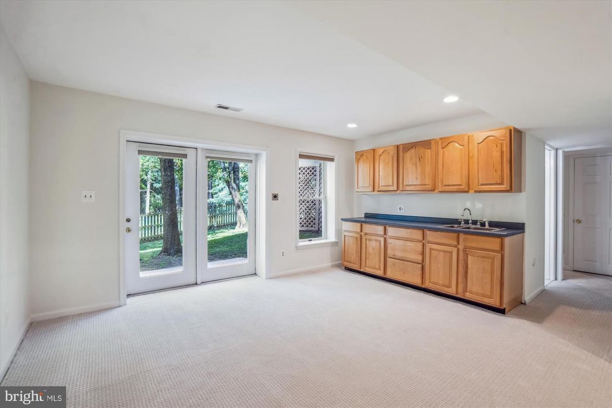 Empty room, Interior, Kitchen, Recessed Lighting