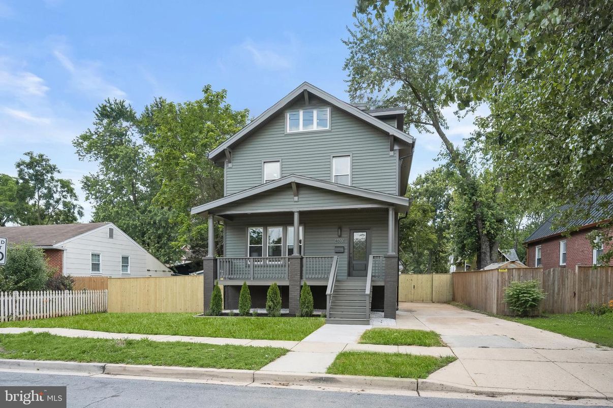Exterior, Facade, American Craftsman