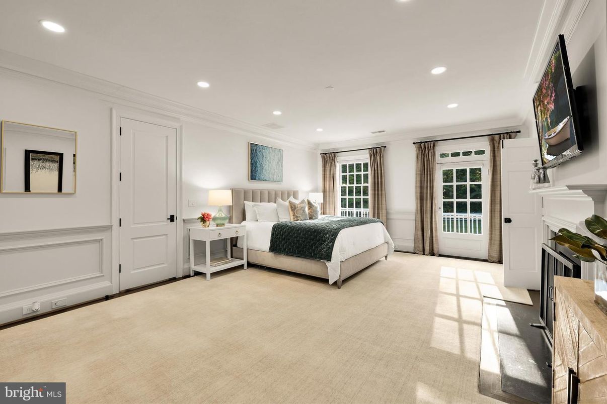 Bedroom, Fireplace, Interior, Recessed Lighting