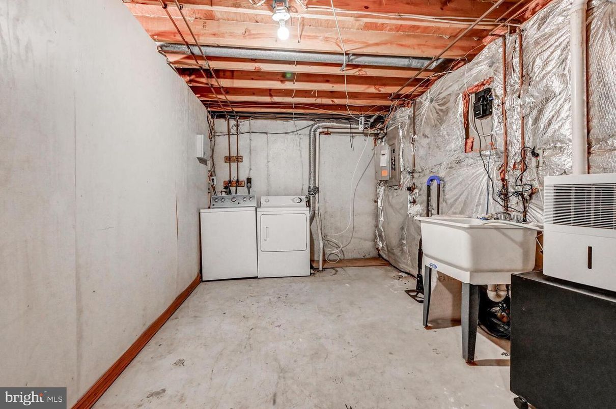 Interior, Washer