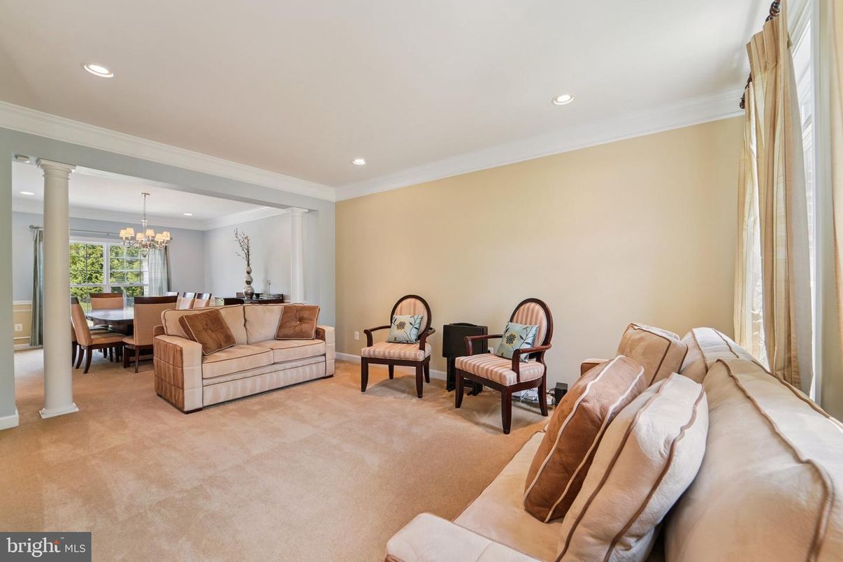 Chandelier, Dining room, Interior, Living room, Recessed Lighting