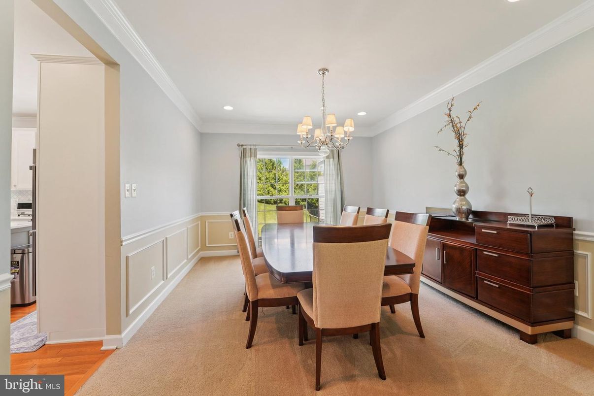 Chandelier, Dining room, Interior, Recessed Lighting, Wood Texture Flooring