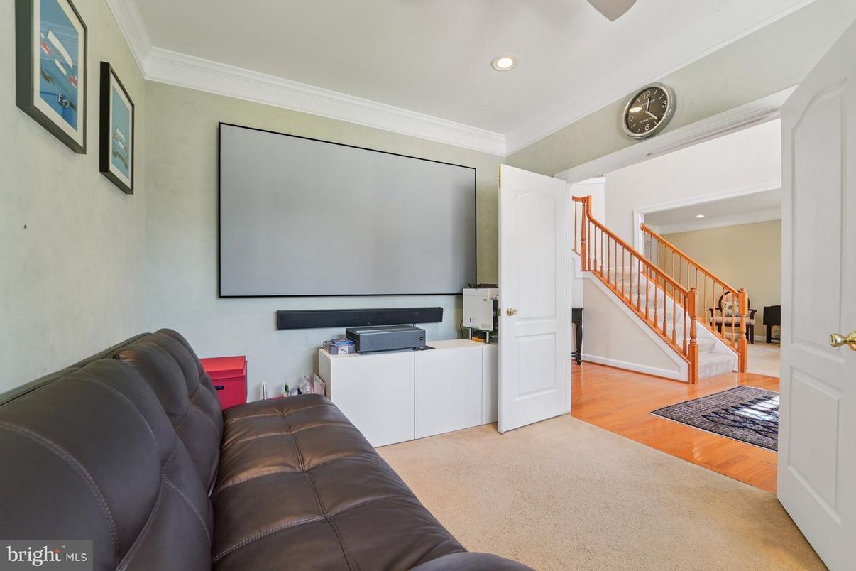 Interior, Projection Screen, Recessed Lighting, Wood Texture Flooring