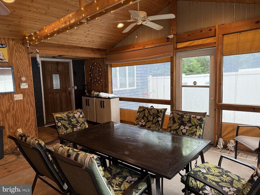 Dining room, Interior, Recessed Lighting, Wooden Beams, Wooden Ceilings, Wood Texture Flooring, Wooden Walls