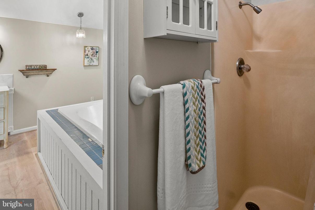 Bathroom, Interior, Pendant Lights, Tile Countertops, Wood Texture Flooring