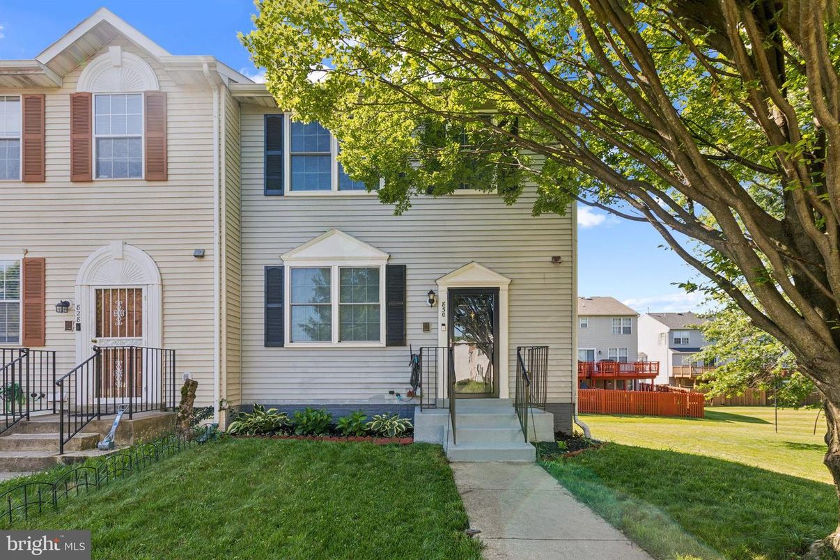 Backyard, Exterior, Facade, Rowhouse