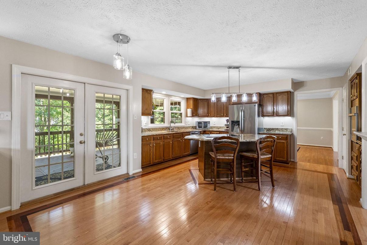 Interior, Kitchen, Pendant Lights, Wood Texture Flooring