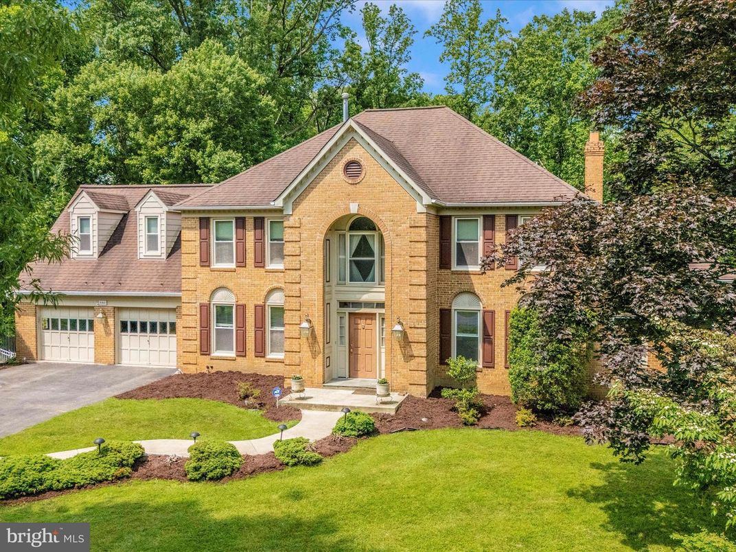 Attached, Exterior, Facade, Brick Facade, French Provincial