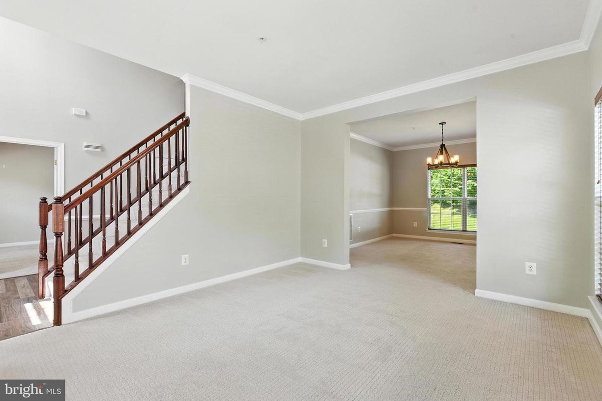 Chandelier, Empty room, Interior