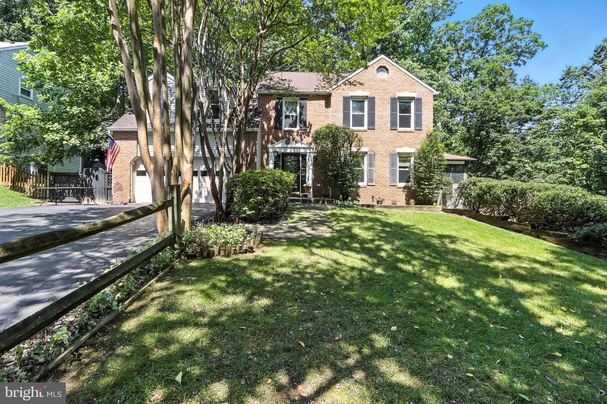 Backyard, Exterior, Facade, Brick Facade, Georgian