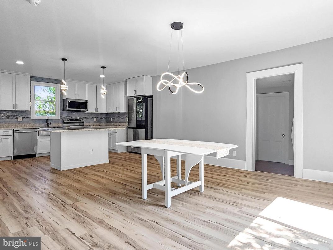 Interior, Kitchen, Pendant Lights, Recessed Lighting, Wood Texture Flooring