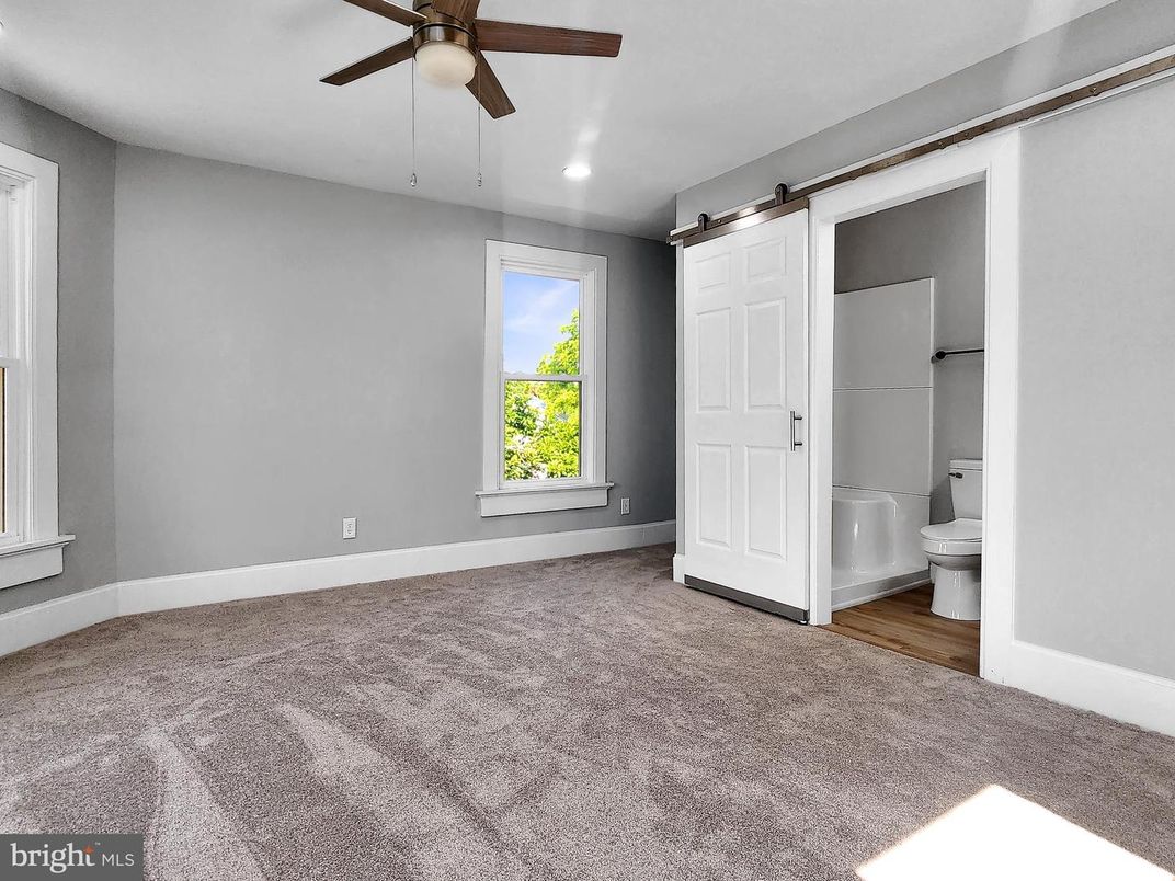 Bathroom, Empty room, Interior, Recessed Lighting