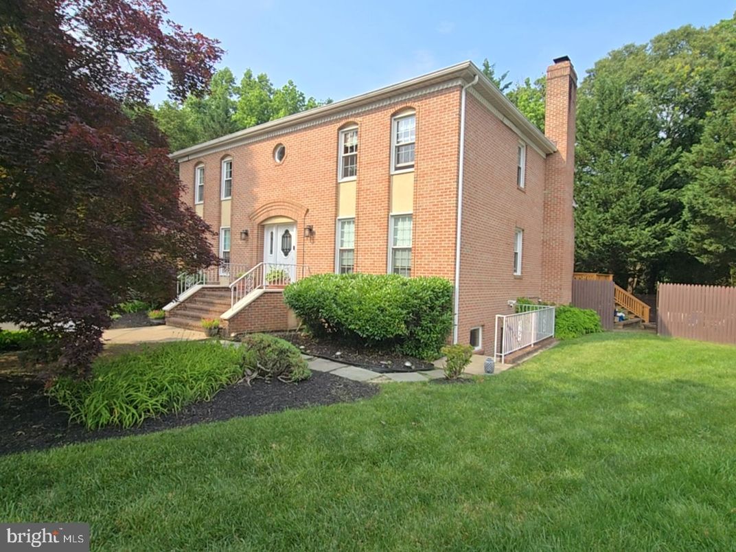 Backyard, Exterior, Facade, Brick Facade, Georgian
