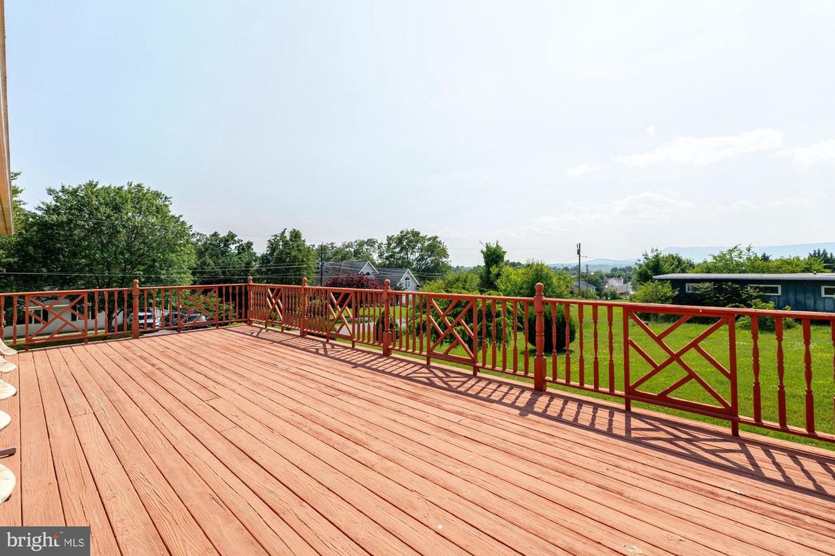 Exterior, Wood Texture Flooring