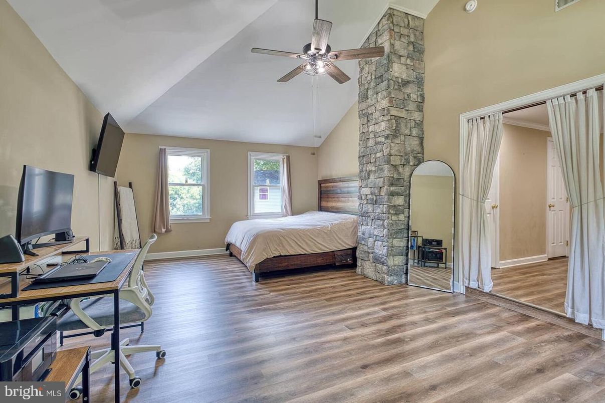 Bedroom, Home Office, Interior, Wood Texture Flooring