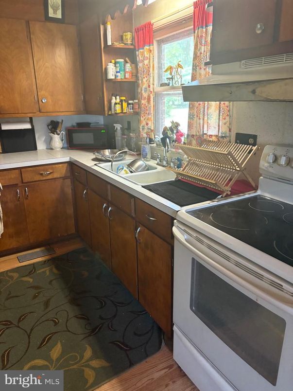 Interior, Kitchen, Wood Texture Flooring