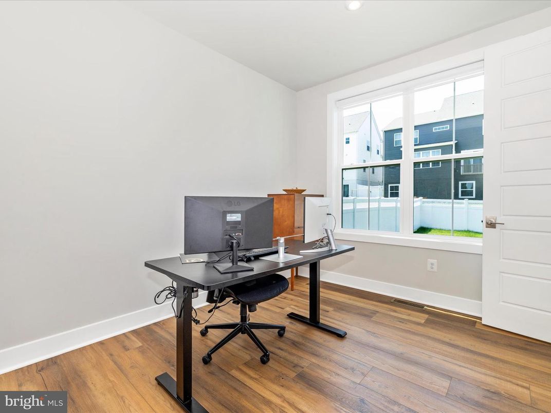 Home Office, Interior, Recessed Lighting, Wood Texture Flooring