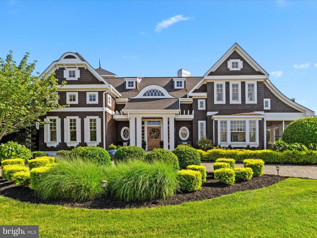 Exterior, Facade, Queen Anne Victorian