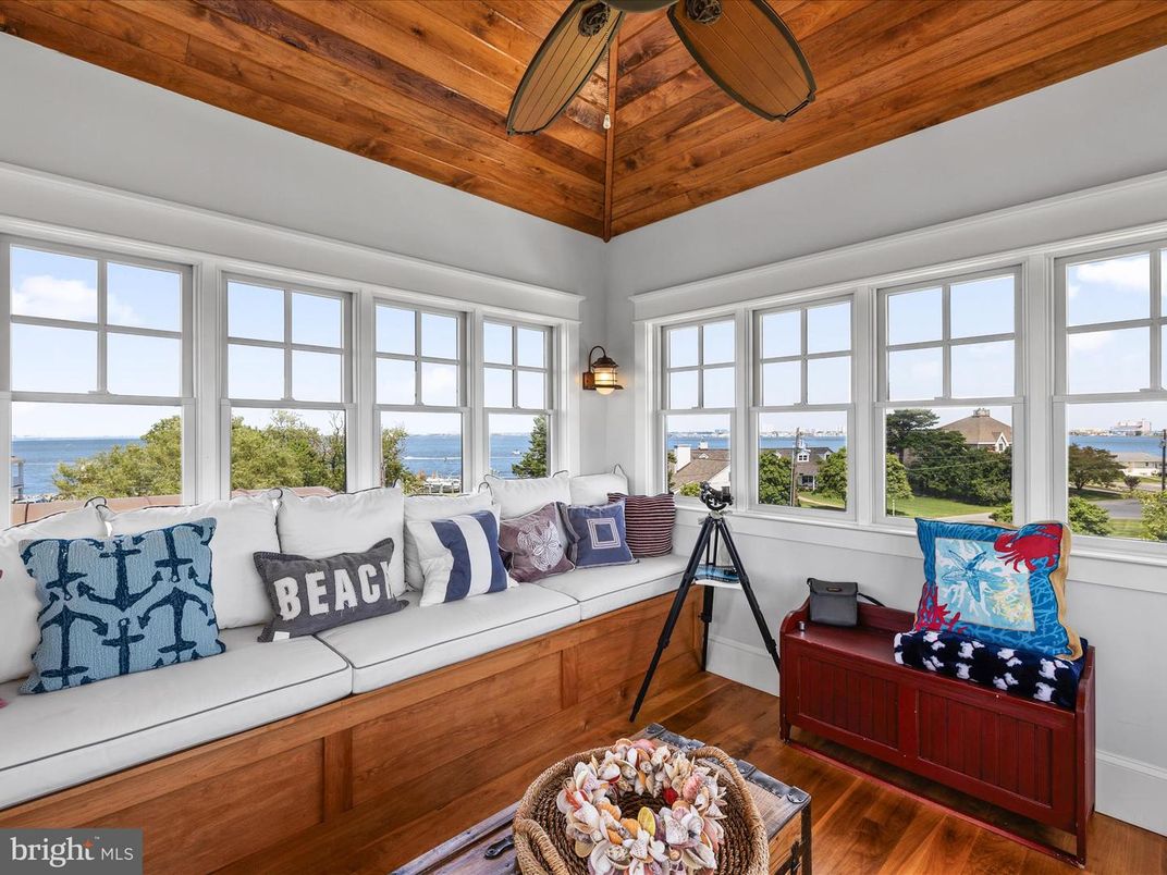 Interior, Living room, Sun Room, Water, Wooden Ceilings, Wood Texture Flooring