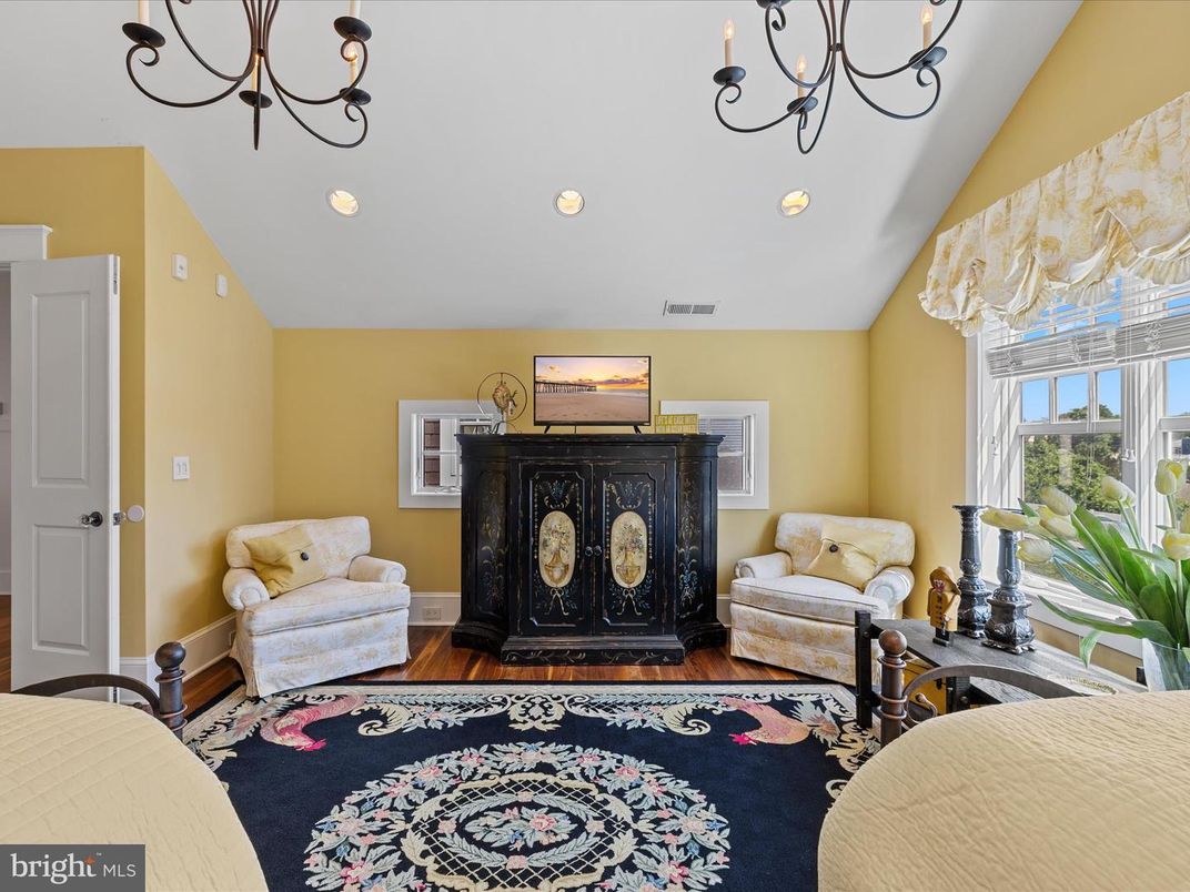 Chandelier, Interior, Living room, Recessed Lighting, Wood Texture Flooring