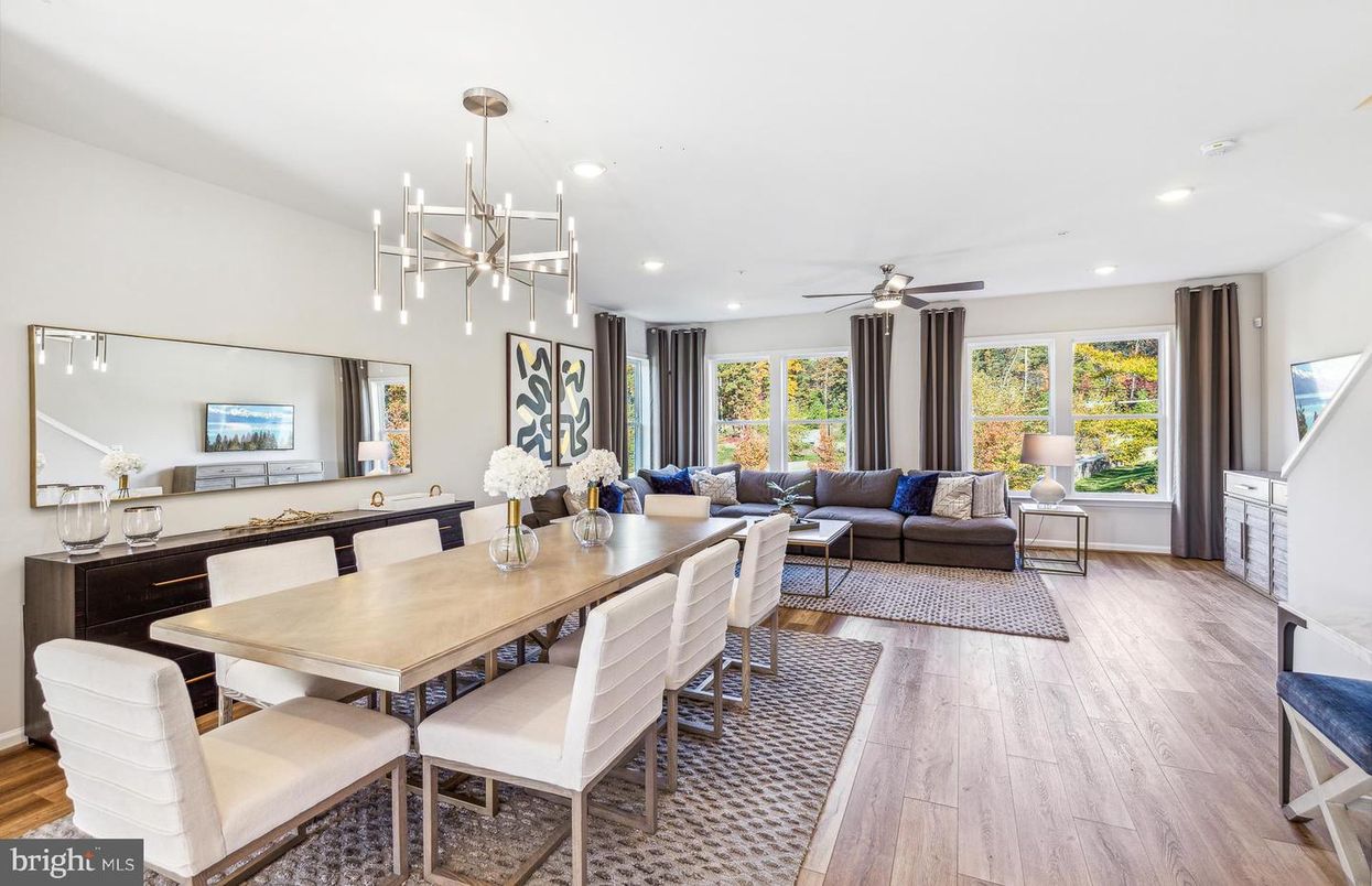Dining room, Interior, Living room, Pendant Lights, Recessed Lighting, Wood Texture Flooring
