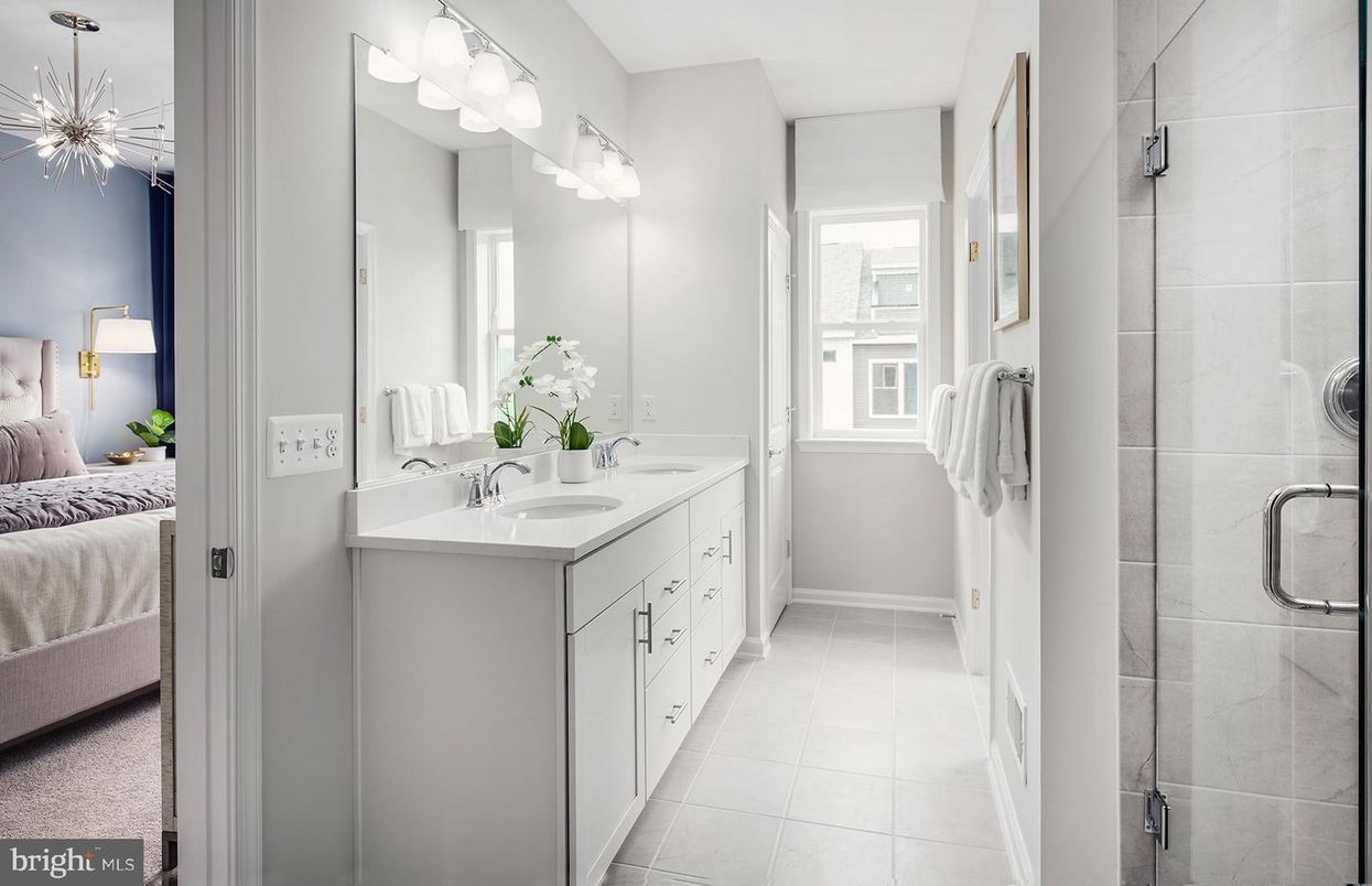 Bathroom, Bedroom, Dual Sink Vanities, Glass Shower, Interior