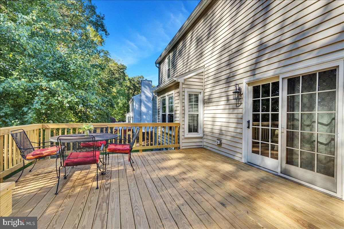 Exterior, Wood Texture Flooring
