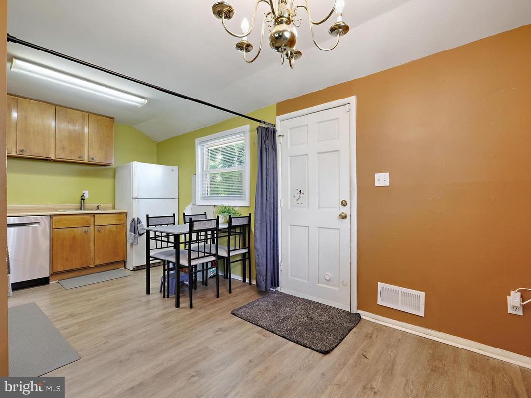Chandelier, Dining room, Interior, Kitchen, Wood Texture Flooring