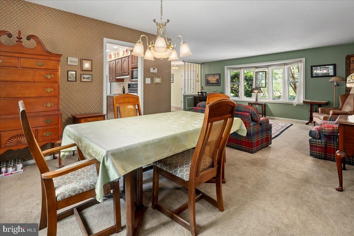 Chandelier, Dining room, Interior