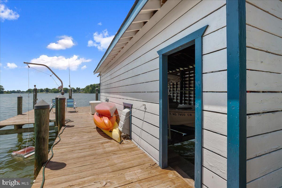 Exterior, Water