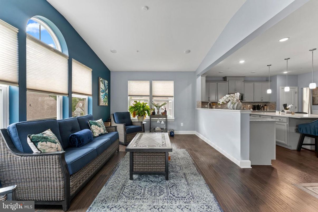 Interior, Kitchen, Living room, Pendant Lights, Recessed Lighting, Wood Texture Flooring