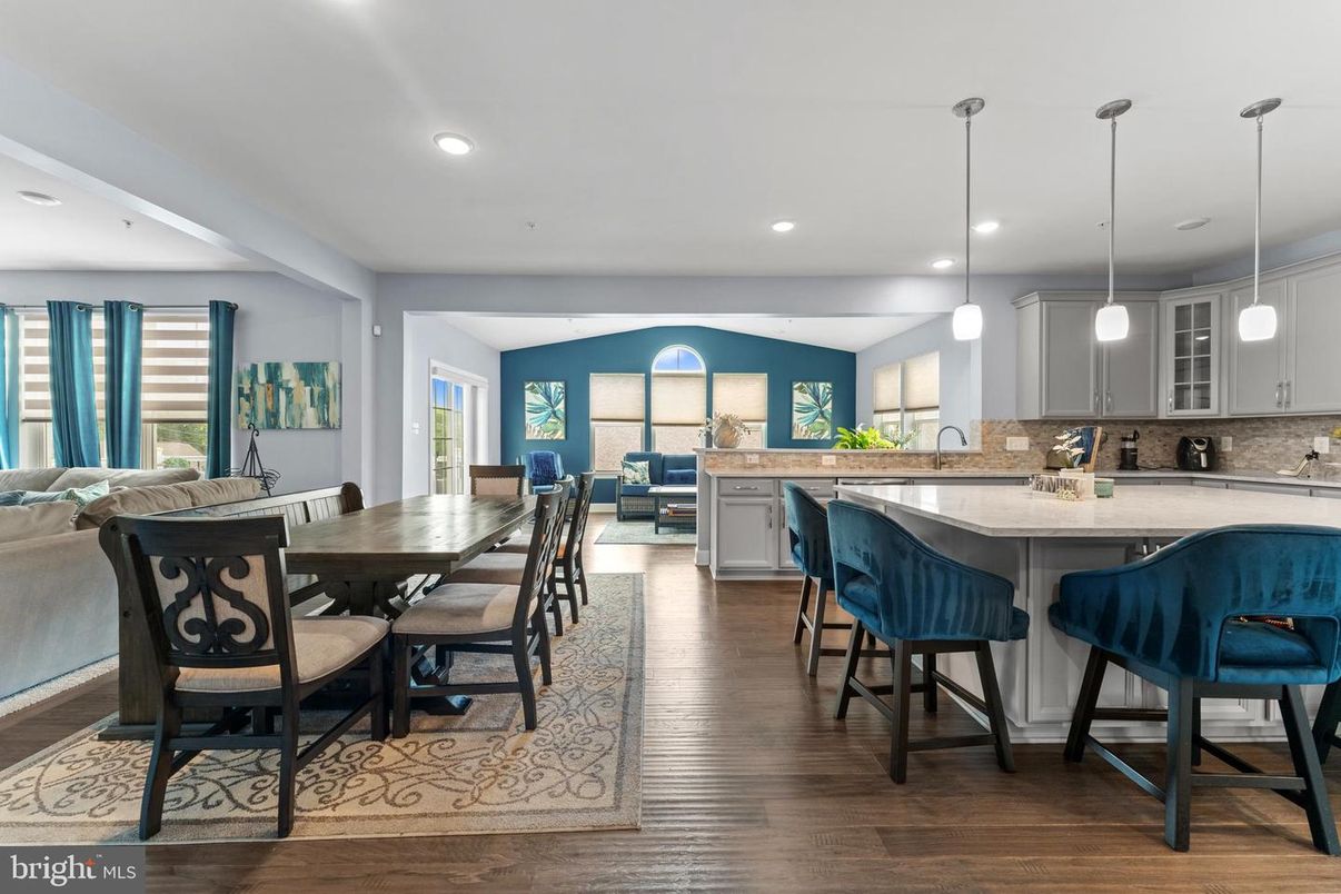 Dining room, Interior, Kitchen, Pendant Lights, Recessed Lighting, Wood Texture Flooring