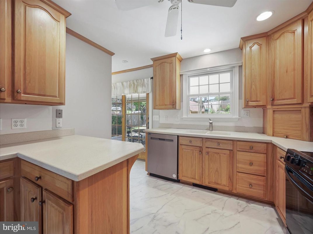 Interior, Kitchen, Marble, Recessed Lighting