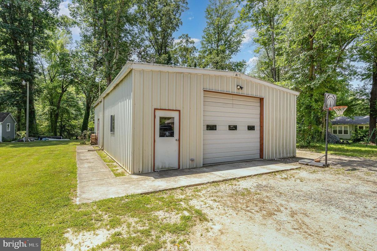 Backyard, Detached Garage, Exterior