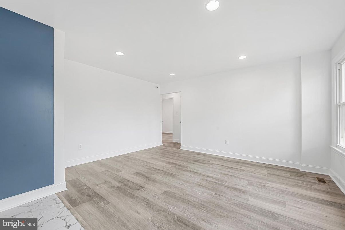 Empty room, Interior, Marble, Recessed Lighting, Wood Texture Flooring