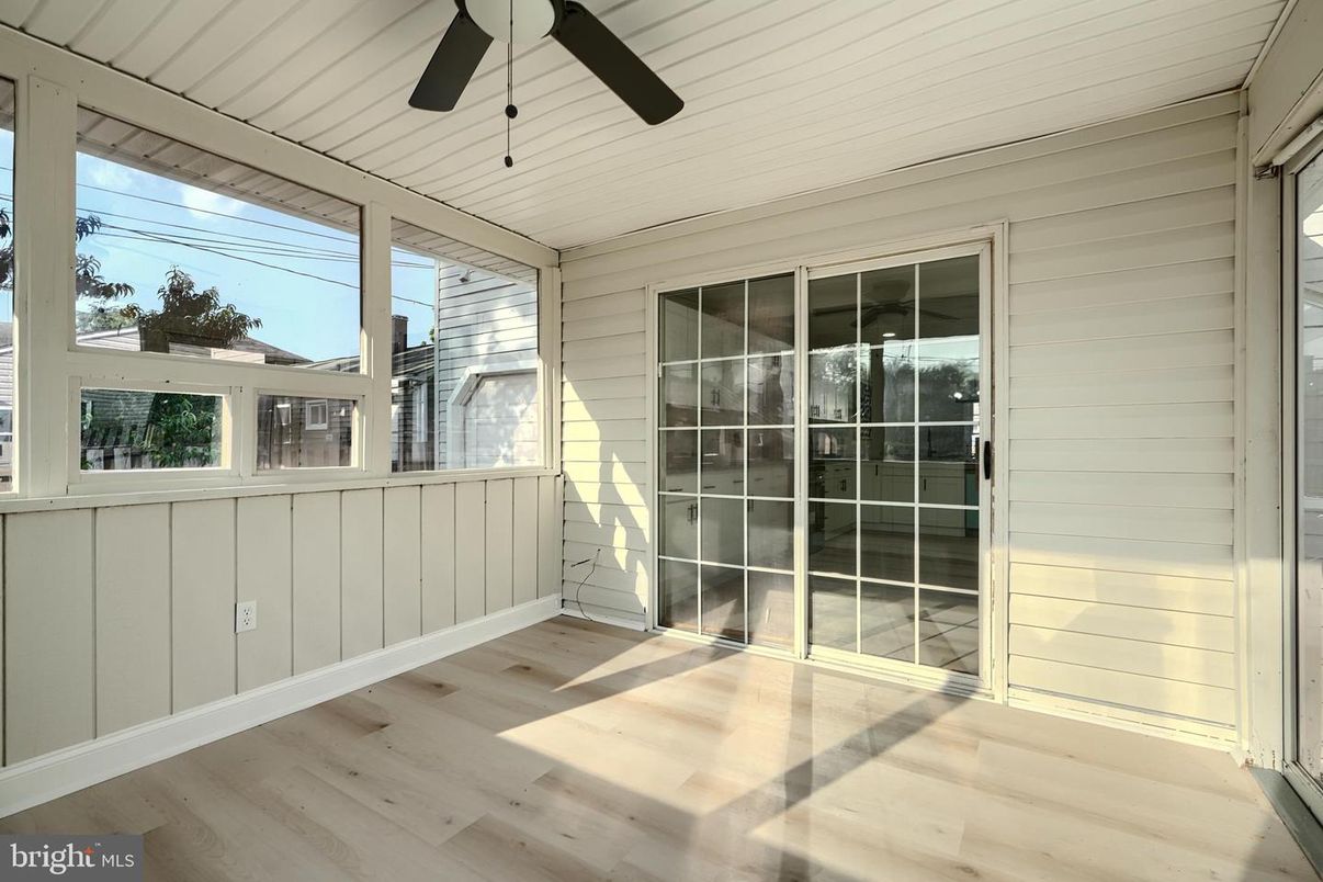 Interior, Sun Room, Wood Texture Flooring