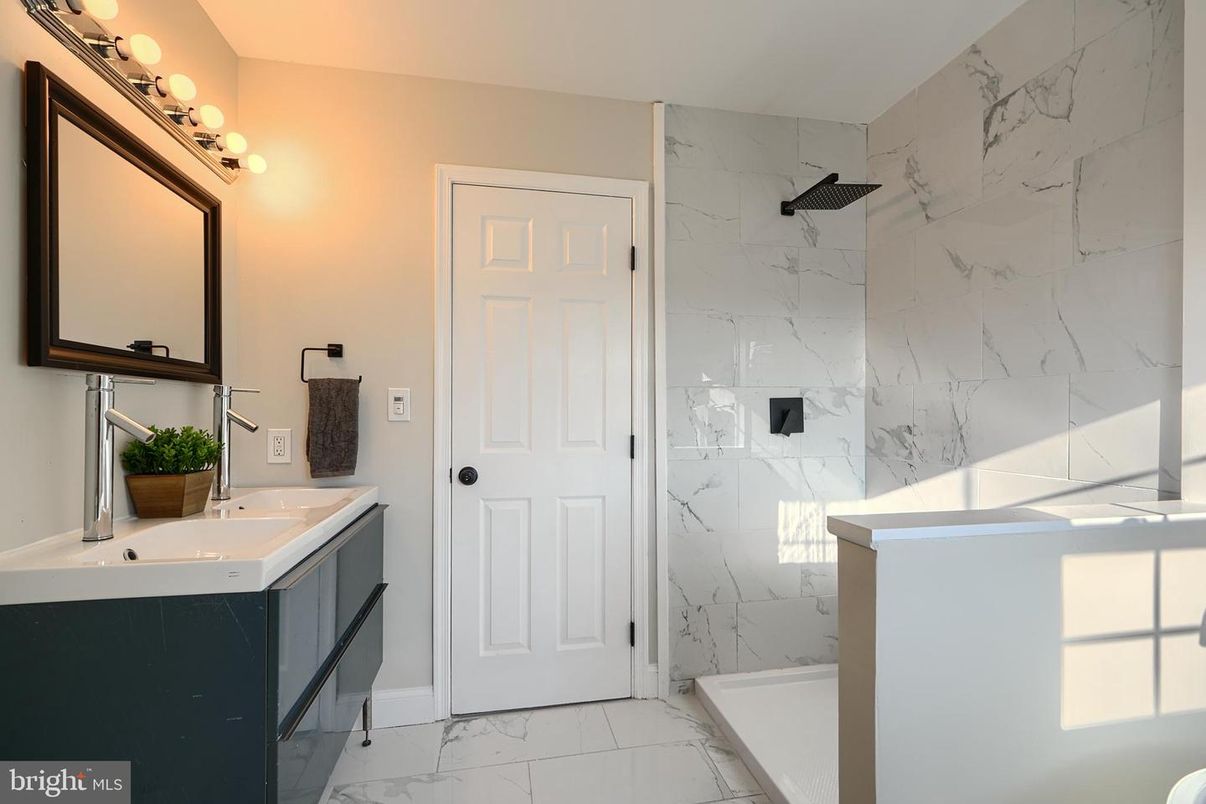 Bathroom, Interior, Marble, Marble Walls