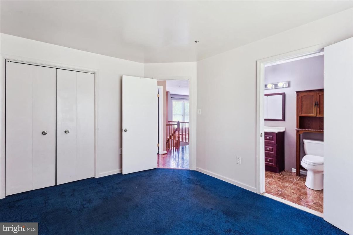 Bathroom, Empty room, Interior