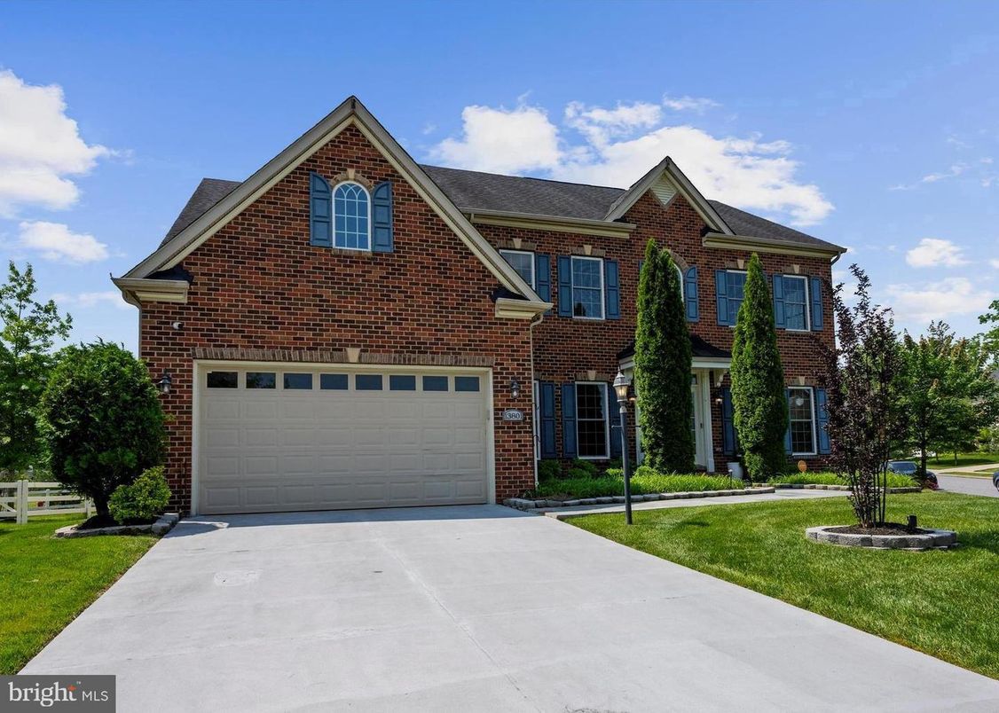 Attached, Exterior, Facade, Brick Facade, Brick Traditional