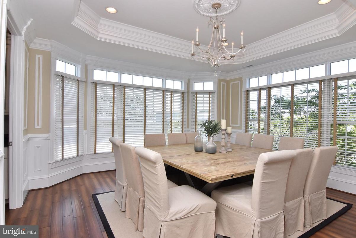 Chandelier, Dining room, Interior, Recessed Lighting, Wood Texture Flooring