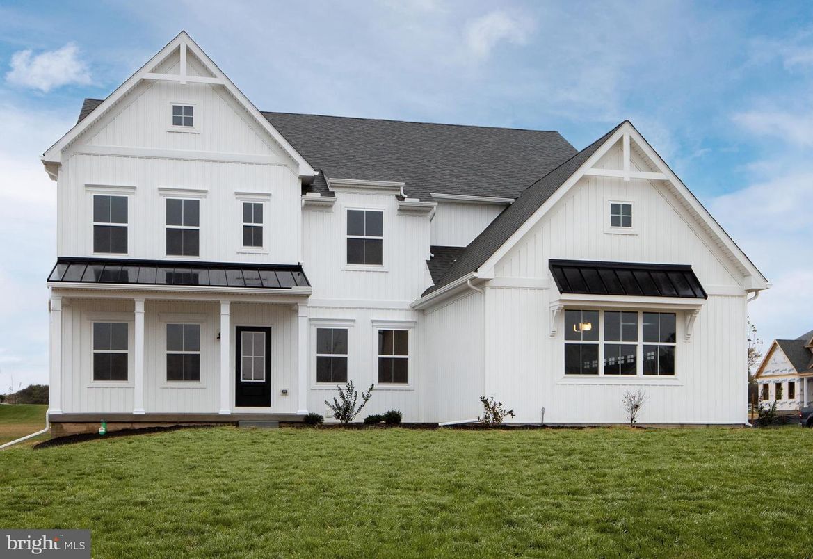 Exterior, Facade, Farmhouse